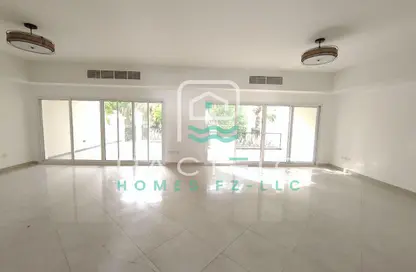 فيلا - 4 غرف نوم - 5 حمامات للايجار في بيتي - قرية الحمرا - رأس الخيمة