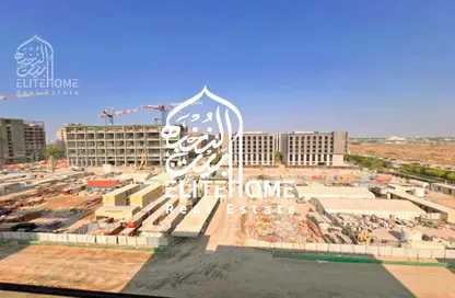 شقة - غرفة نوم - 2 حمامات للبيع في الطراز - حي نسيج - الجادة - الشارقة