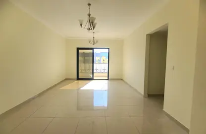 Apartment - 3 Bedrooms - 3 Bathrooms for rent in Muwaileh 29 Building - Muwaileh - Sharjah