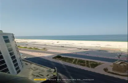 شقة - 2 غرف نوم - 3 حمامات للبيع في مساكن كورنيش عجمان - طريق كورنيش عجمان - عجمان