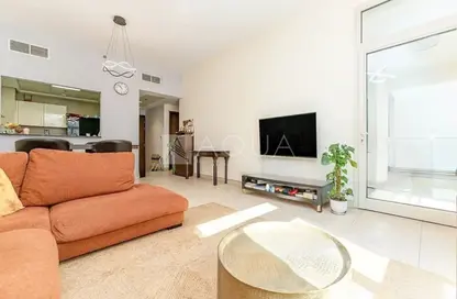 Apartment - 2 Bedrooms - 3 Bathrooms for rent in Daisy - Azizi Residence - Al Furjan - Dubai
