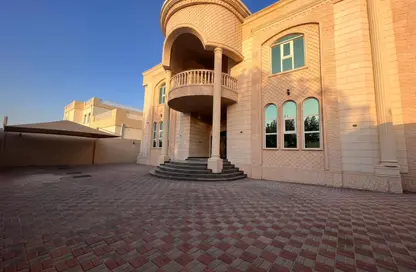 Villa - 5 Bedrooms - 6 Bathrooms for rent in Nad Al Sheba 4 - Nad Al Sheba - Dubai