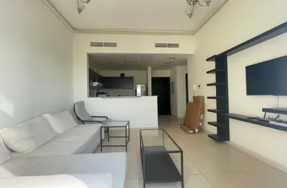 Apartment - 1 Bedroom - 1 Bathroom for rent in Tala 2 - Queue Point - Dubai Land - Dubai