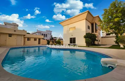 Villa - 5 Bedrooms - 6 Bathrooms for rent in Jumeirah 1 Villas - Jumeirah 1 - Jumeirah - Dubai