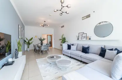 Apartment - 2 Bedrooms - 2 Bathrooms for rent in Burj Al Nujoom - Downtown Dubai - Dubai