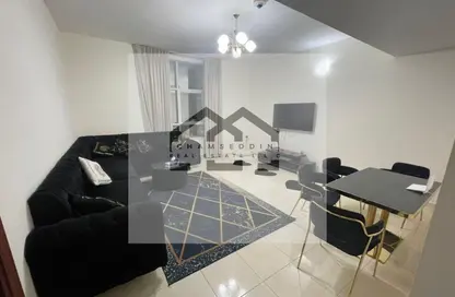 شقة - غرفة نوم - 2 حمامات للبيع في أورينت تاور 1 - أورينت تاور - البستان - عجمان