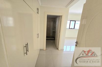 Apartment - 3 Bedrooms - 3 Bathrooms for rent in Muwaileh Commercial - Sharjah