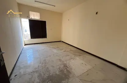 Apartment - 3 Bedrooms - 3 Bathrooms for rent in Rolla Square - Rolla Area - Sharjah