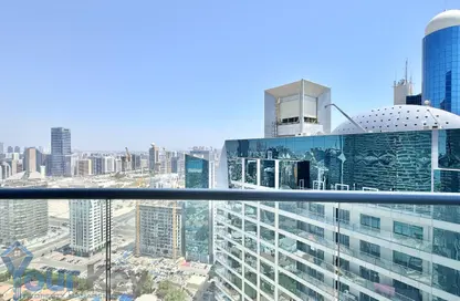 Apartment - 4 Bedrooms - 5 Bathrooms for rent in Wave tower - Corniche Road - Abu Dhabi