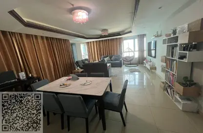 شقة - 2 غرف نوم - 2 حمامات للبيع في برج الكورنيش - طريق كورنيش عجمان - عجمان