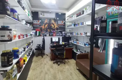 Shop - Studio for rent in Al Karama - Dubai