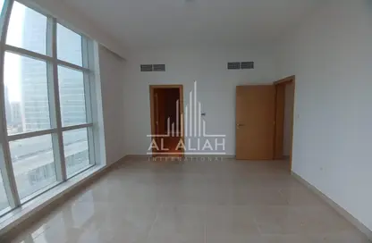 Empty Room image for: Apartment - 1 Bedroom - 3 Bathrooms for rent in Corniche Road - Abu Dhabi, Image 1