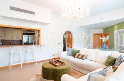 Apartment - 2 Bedrooms - 2 Bathrooms for rent in Al Msalli - Shoreline Apartments - Palm Jumeirah - Dubai