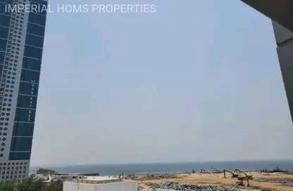 شقة - 2 غرف نوم - 2 حمامات للايجار في مساكن كورنيش عجمان - طريق كورنيش عجمان - عجمان