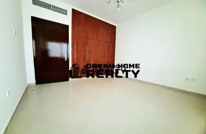Apartment - 1 Bedroom - 1 Bathroom for rent in Sharjah 555 Tower - Al Khan Corniche - Al Khan - Sharjah