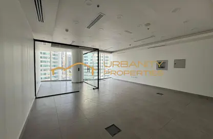 مكتب - استوديو للايجار في B2B  برج - الخليج التجاري - دبي