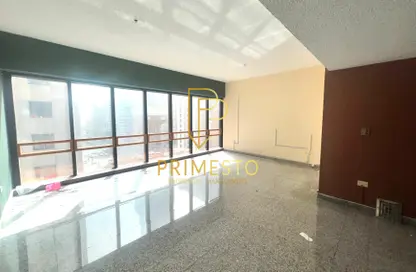 Duplex - 3 Bedrooms - 4 Bathrooms for rent in Baniyas Tower - Al Danah - Abu Dhabi