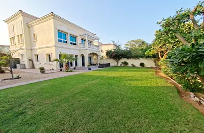 Villa - 2 Bedrooms - 4 Bathrooms for rent in District 8J - Jumeirah Village Triangle - Dubai