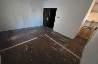 شقة - 1 حمام للايجار في مساكن كورنيش عجمان - طريق كورنيش عجمان - عجمان