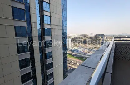 Apartment - 1 Bedroom - 2 Bathrooms for rent in Blue Tower - Sheikh Zayed Road - Dubai