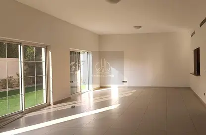 Villa - 5 Bedrooms - 5 Bathrooms for rent in Nad Al Sheba Villas - Nad Al Sheba 3 - Nad Al Sheba - Dubai