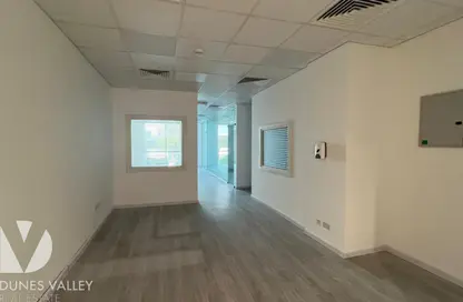 Office Space - Studio for rent in Emaar Business Park Building 2 - Emaar Business Park - Sheikh Zayed Road - Dubai Office Space - Studio for rent in Emaar Business Park Building 2 - Emaar Business Park - Sheikh Zayed Road - Dubai