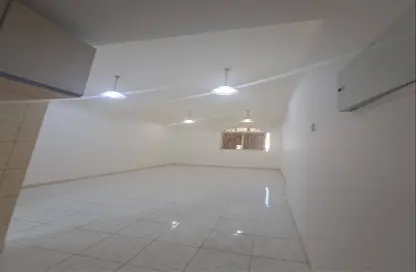 Apartment - Studio - 1 Bathroom for rent in Al Baraha - Deira - Dubai