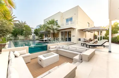 Villa - 4 Bedrooms - 6 Bathrooms for sale in Meadows 2 - Meadows - Dubai