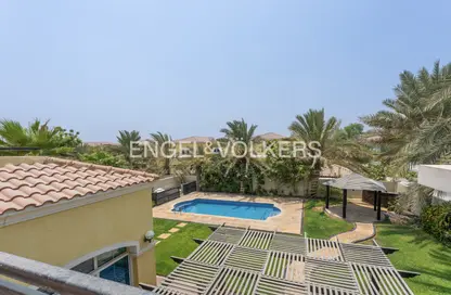 Villa - 4 Bedrooms - 5 Bathrooms for rent in Legacy - Jumeirah Park - Dubai