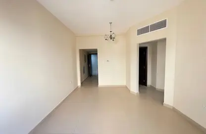 Apartment - 2 Bedrooms - 2 Bathrooms for rent in Muwailih Building - Muwaileh - Sharjah