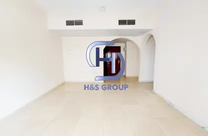 شقة - 2 غرف نوم - 2 حمامات للايجار في 2 الشامسي - تجارية مويلح - الشارقة
