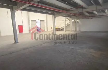 Warehouse - Studio - 1 Bathroom for rent in Al Sajaa - Sharjah