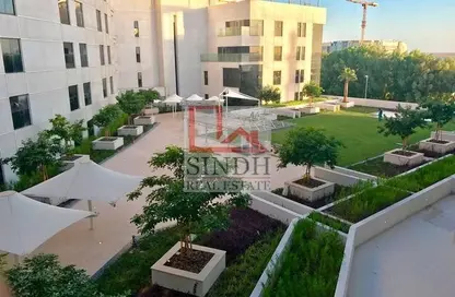 Garden image for: Apartment - 3 Bedrooms - 4 Bathrooms for rent in Bloom Marina - Al Bateen - Abu Dhabi, Image 1