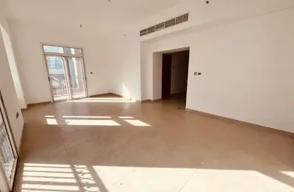 Apartment - 3 Bedrooms - 3 Bathrooms for rent in Hamdan Tower - East Corniche road - Hamdan Street - Abu Dhabi