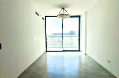 شقة - 2 غرف نوم - 3 حمامات للايجار في زا باراجون لآي جي او - الخليج التجاري - دبي