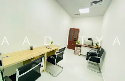Office Space - Studio - 1 Bathroom for rent in Red Avenue - Al Garhoud - Dubai