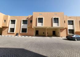 تاون هاوس - 4 غرف نوم - 5 حمامات للكراء في مجمع القرم ام بي كاي - القرم - أبوظبي