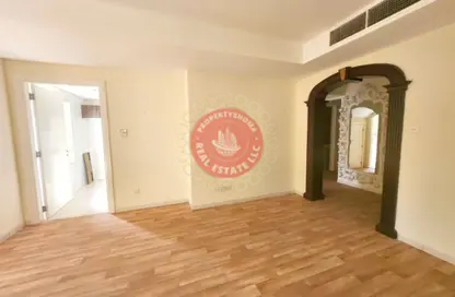 Villa - 2 Bedrooms - 3 Bathrooms for rent in Springs 12 - The Springs - Dubai
