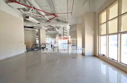 Show Room - Studio - 2 Bathrooms for rent in Al Salam Street - Abu Dhabi
