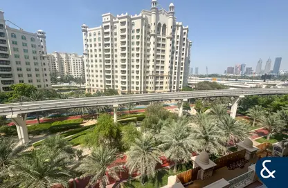 Apartment - 2 Bedrooms - 2 Bathrooms for sale in Golden Mile 1 - Golden Mile - Palm Jumeirah - Dubai