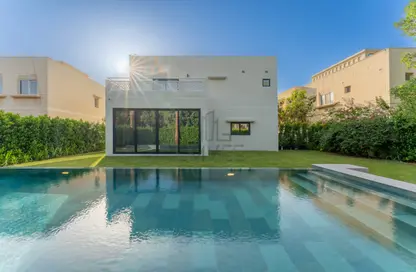 Villa - 5 Bedrooms - 6 Bathrooms for sale in Meadows 9 - Meadows - Dubai