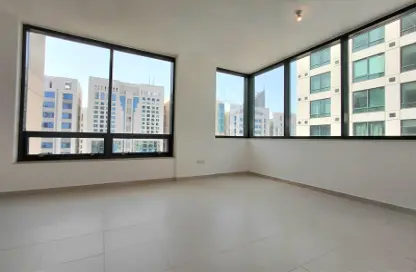 شقة - 2 غرف نوم - 2 حمامات للايجار في برج الغيث - شارع حمدان - أبوظبي