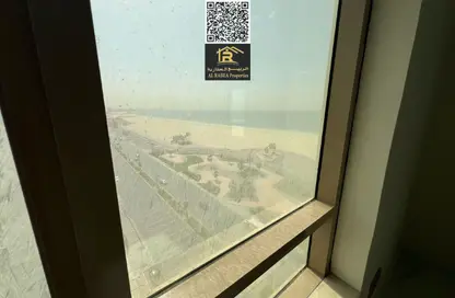 شقة - 2 غرف نوم - 2 حمامات للايجار في مساكن كورنيش عجمان - طريق كورنيش عجمان - عجمان