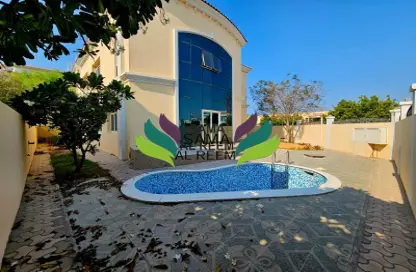 Villa - 5 Bedrooms - 5 Bathrooms for rent in Jumeirah 1 Villas - Jumeirah 1 - Jumeirah - Dubai