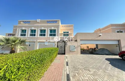 Villa - 4 Bedrooms - 4 Bathrooms for rent in Umm Suqeim 2 Villas - Umm Suqeim 2 - Umm Suqeim - Dubai