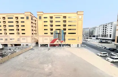 Apartment - 2 Bedrooms - 3 Bathrooms for rent in Muwaileh 29 Building - Muwaileh - Sharjah