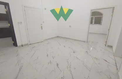 Apartment - 2 Bedrooms - 2 Bathrooms for rent in Baniyas East - Baniyas - Abu Dhabi