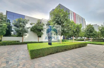 شقة - 1 حمام للايجار في ذا سولو - الجادة - الشارقة