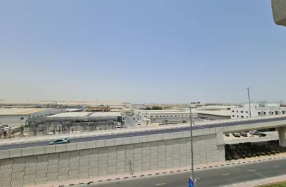 شقة - 2 غرف نوم - 2 حمامات للايجار في مجمع مويلح - تجارية مويلح - الشارقة