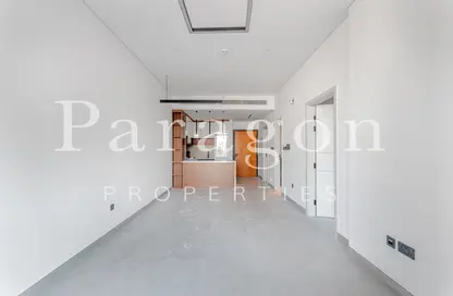 BRAND NEW / HIGH FINISHING / WITH STUDY ROOM